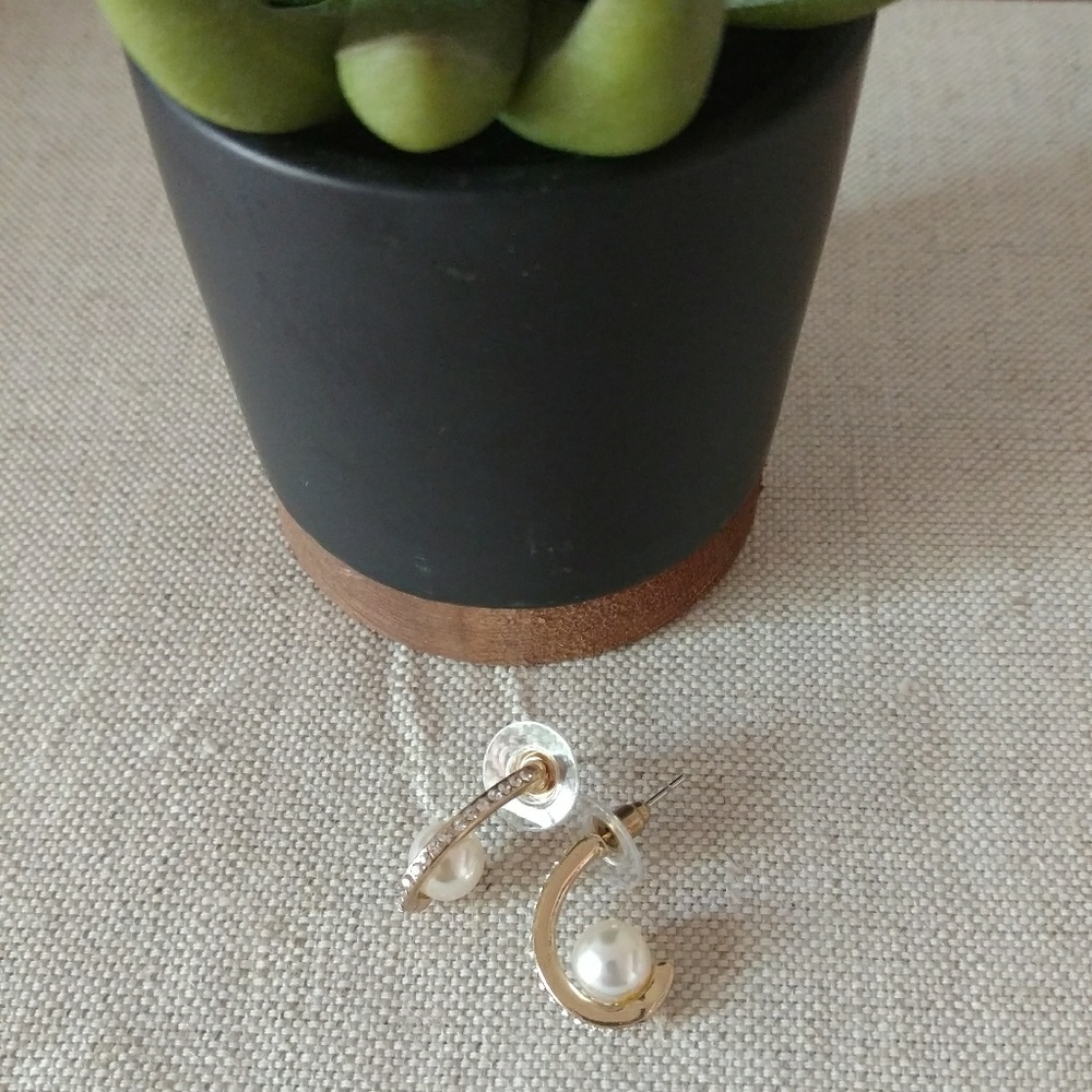 Pearl earrings